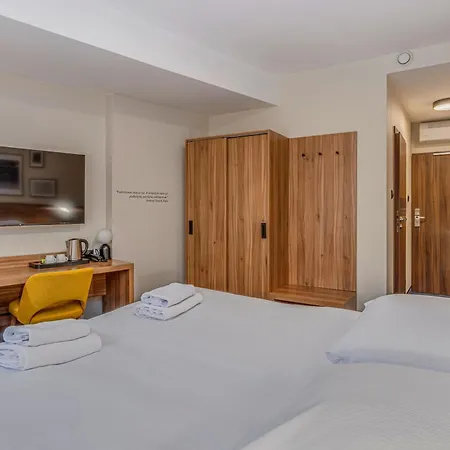 ホテル Tulip - Centre 3*